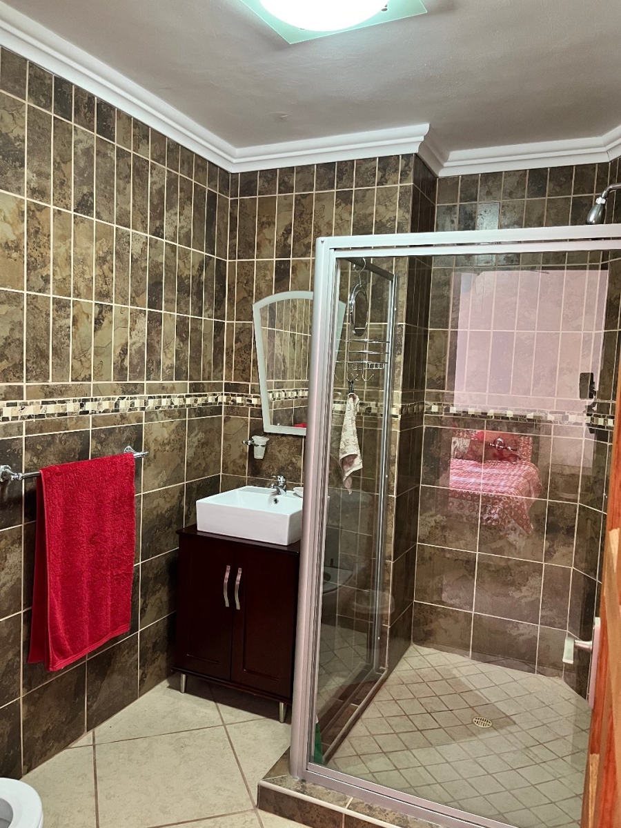 6 Bedroom Property for Sale in Tergniet Western Cape